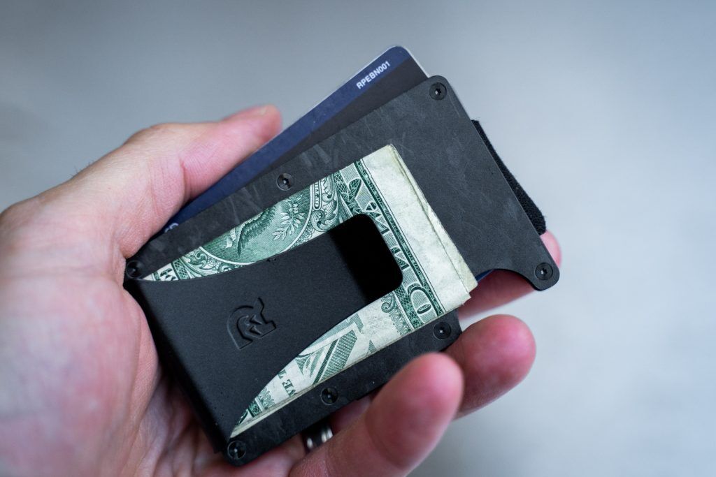 The Ridge Wallet Review - RFID Blocking Slim Wallet | Robb